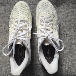 Mizuno Tennis Sneakers size 9